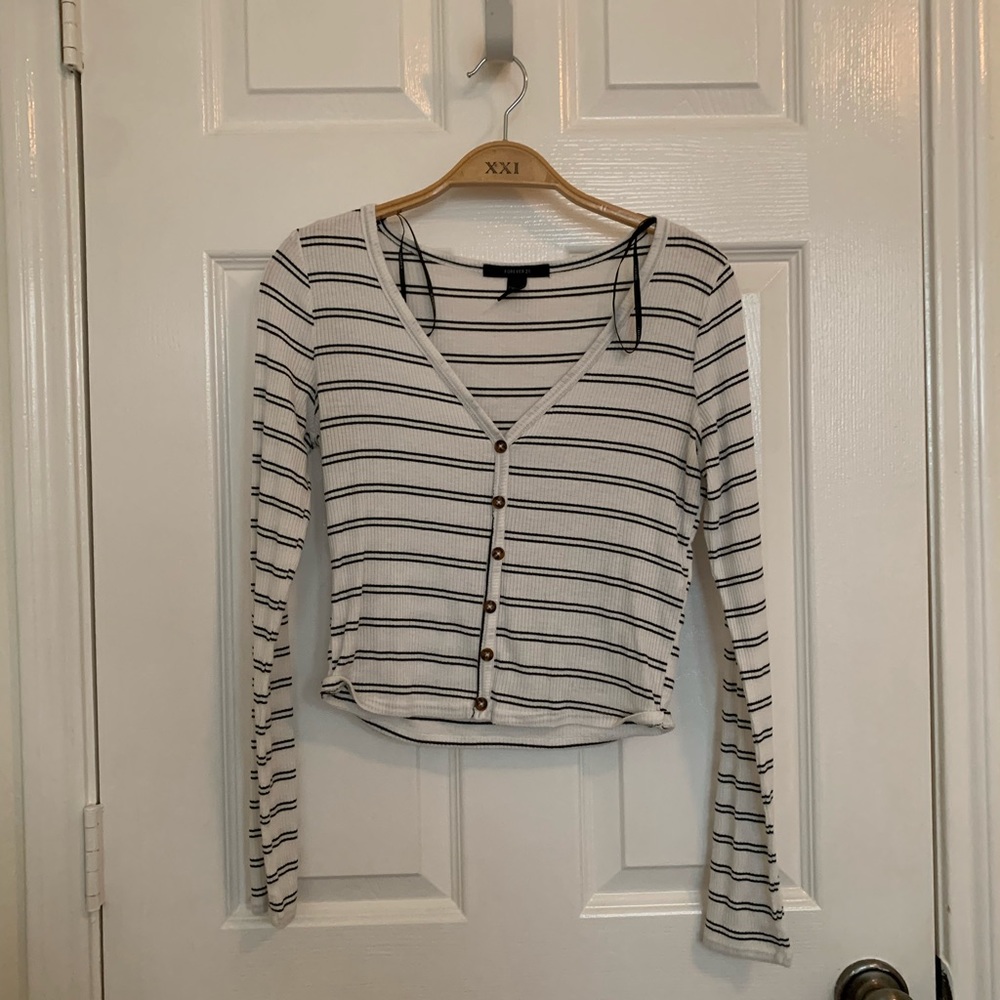 Long sleeve knit crop shirt